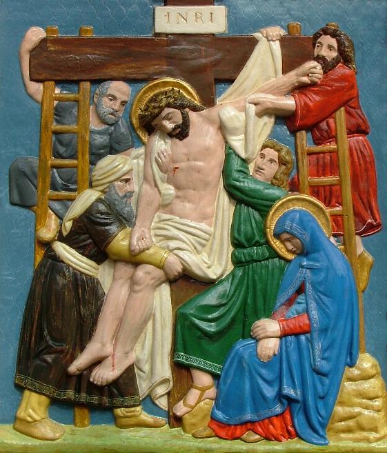 Jesus wird vom Kreuz abgenommen und in den Schoß seiner Mutter gelegt